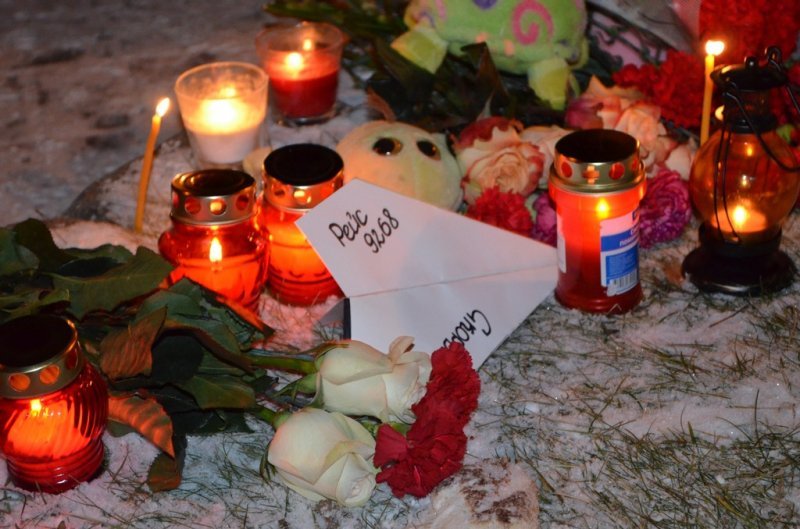 Новосибирцы зажгли свечи в память об авиакатастрофе на Синае
